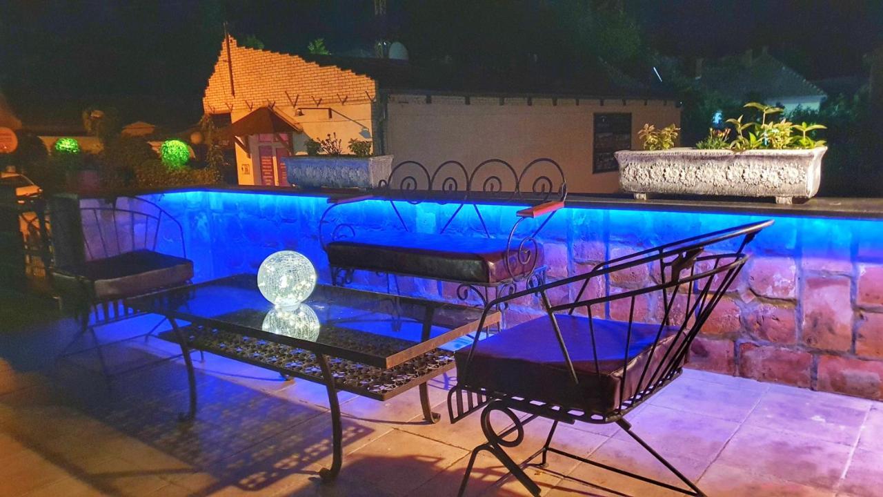 Castello Inn Smederevska Palanka المظهر الخارجي الصورة